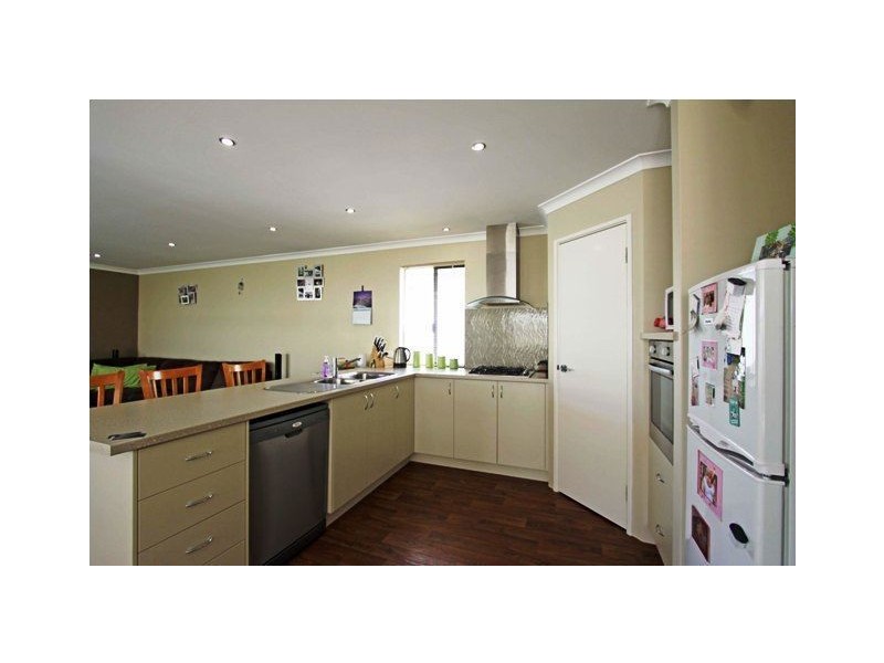 10 Salome Crescent, Lakelands WA 6180