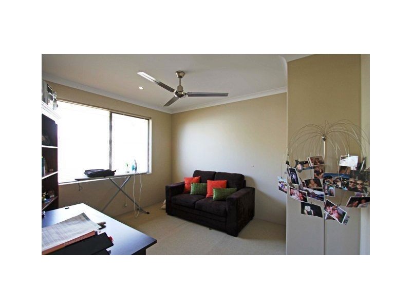 10 Salome Crescent, Lakelands WA 6180