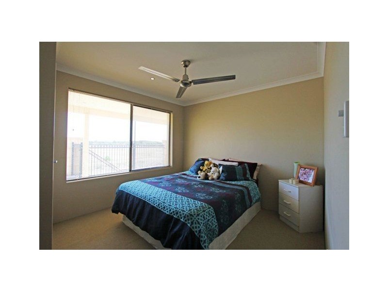 10 Salome Crescent, Lakelands WA 6180