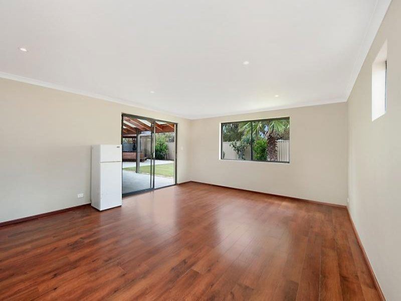 10 Hamilton Way, Silver Sands WA 6210