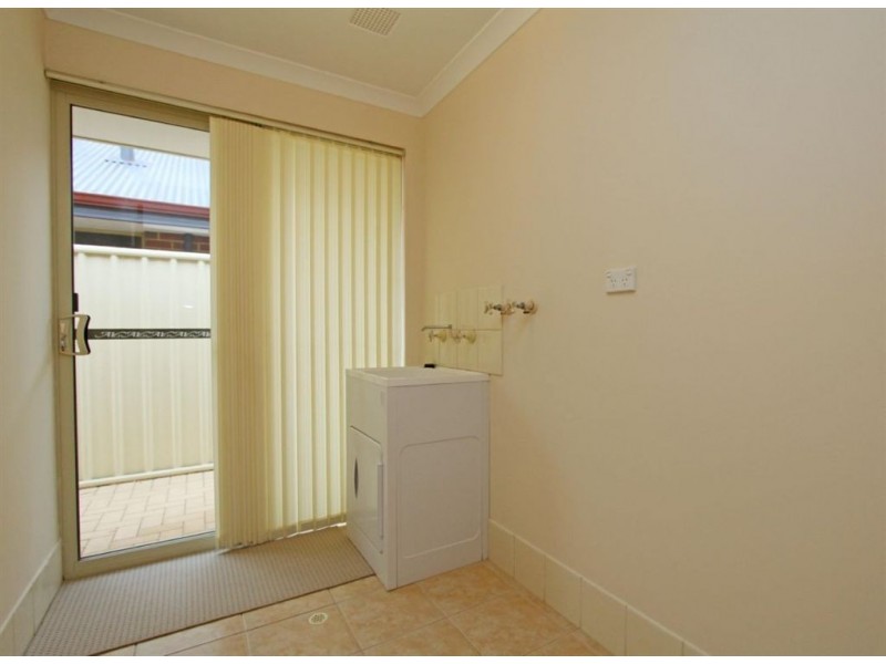 24 Evella Cove, Lakelands WA 6180