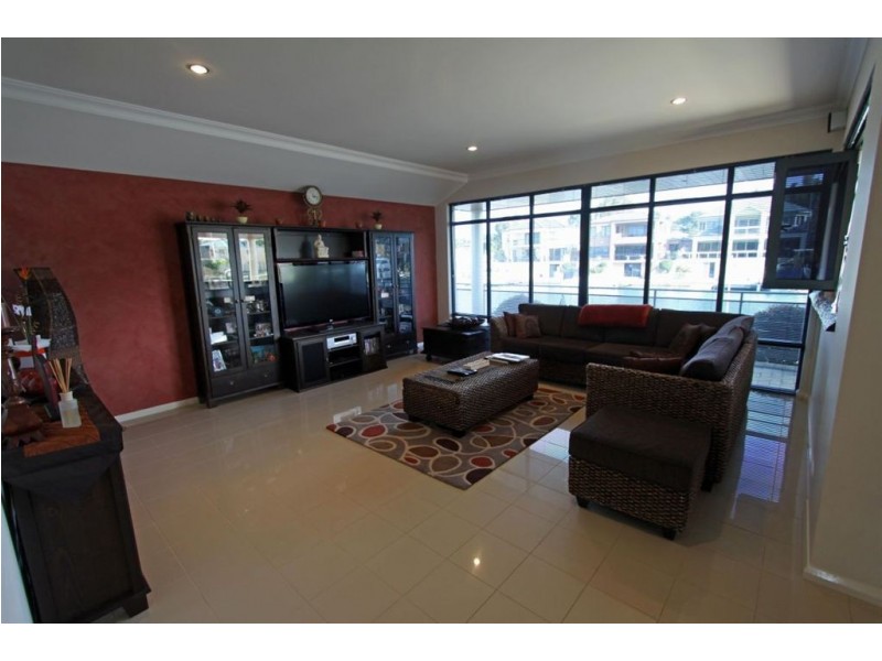 15 Aztec island Retreat, Halls Head WA 6210