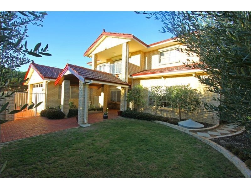 11 Ronsard Drive, San Remo WA 6210