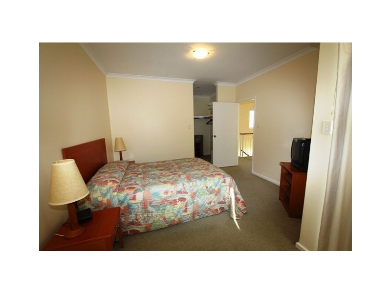 55/20 Apollo Quay, Halls Head WA 6210