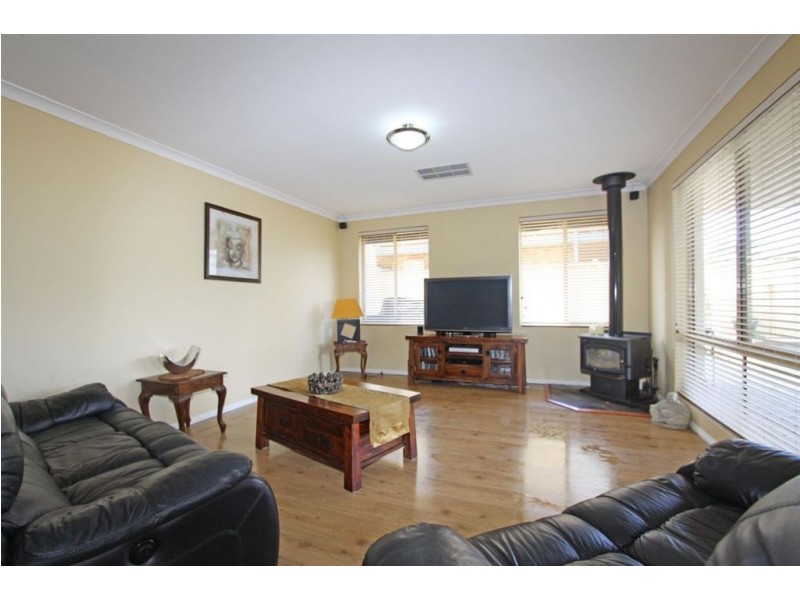 11 Hyden Loop, Dawesville WA 6211