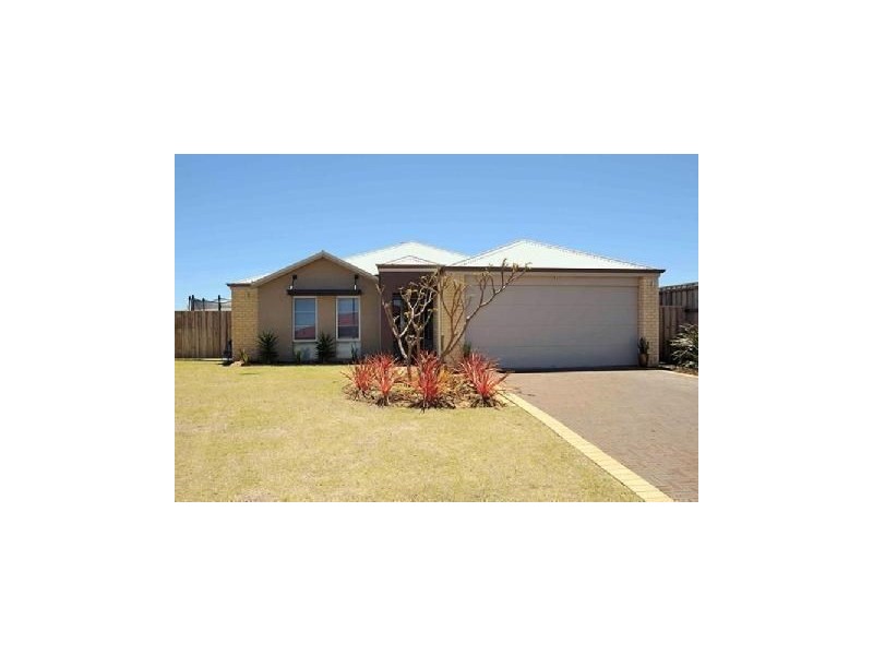 24 Marsdenia Road, Halls Head WA 6210