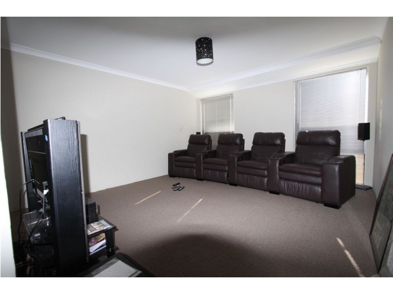 24 Marsdenia Road, Halls Head WA 6210