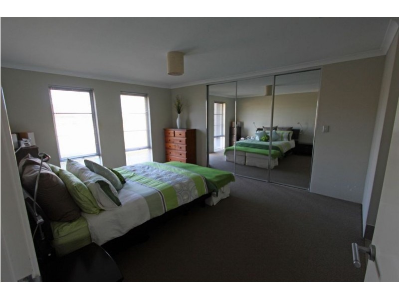 24 Marsdenia Road, Halls Head WA 6210