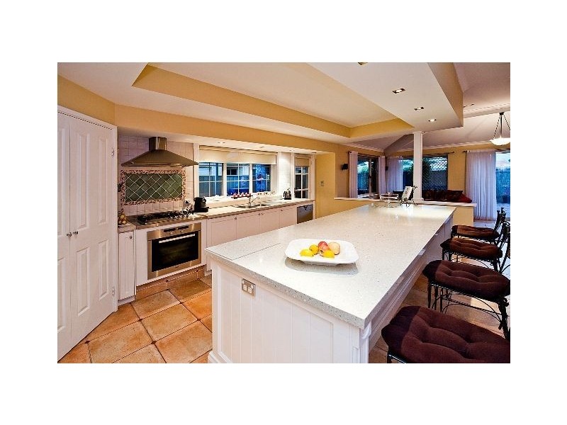 15 Ronsard Drive, San Remo WA 6210