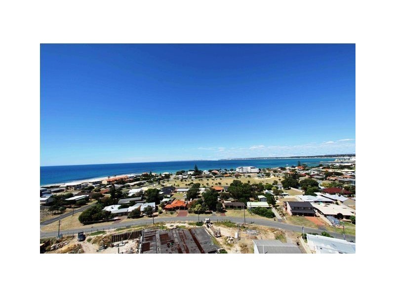 30/6A Valley Road, Halls Head WA 6210