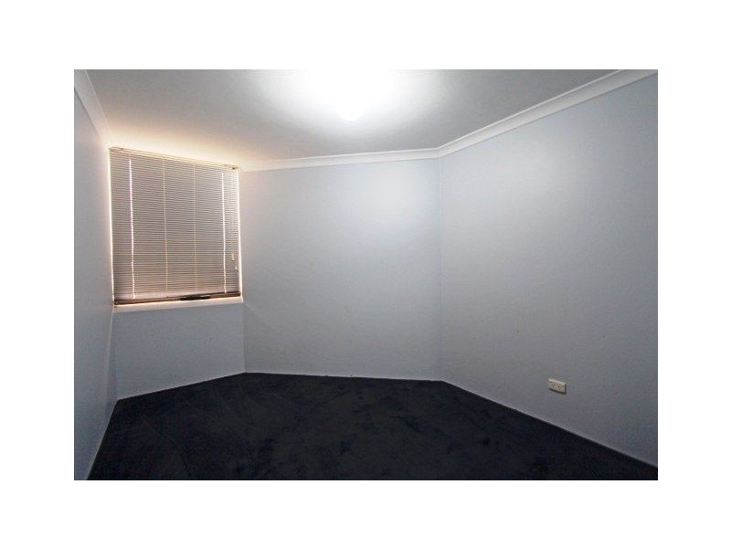 30/6A Valley Road, Halls Head WA 6210