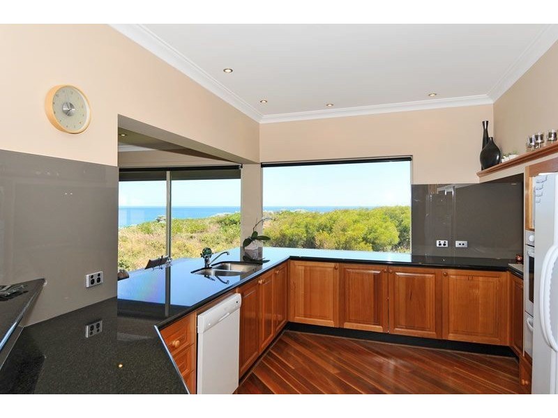 49 Admiralty Crescent, Halls Head WA 6210