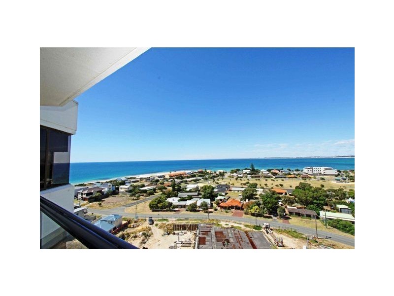 30/6A Valley Road, Halls Head WA 6210