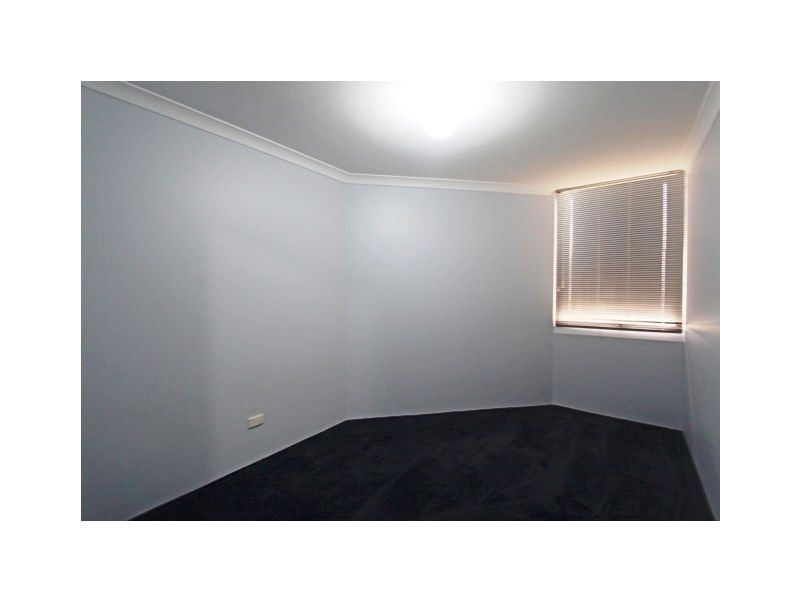 30/6A Valley Road, Halls Head WA 6210