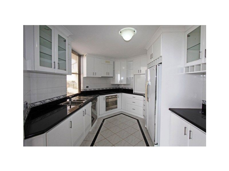 30/6A Valley Road, Halls Head WA 6210