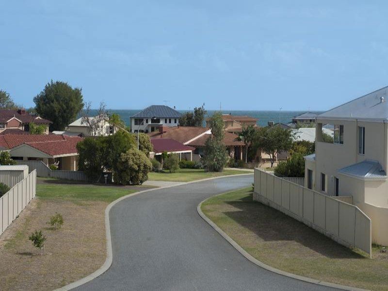 10 Hamilton Way, Silver Sands WA 6210