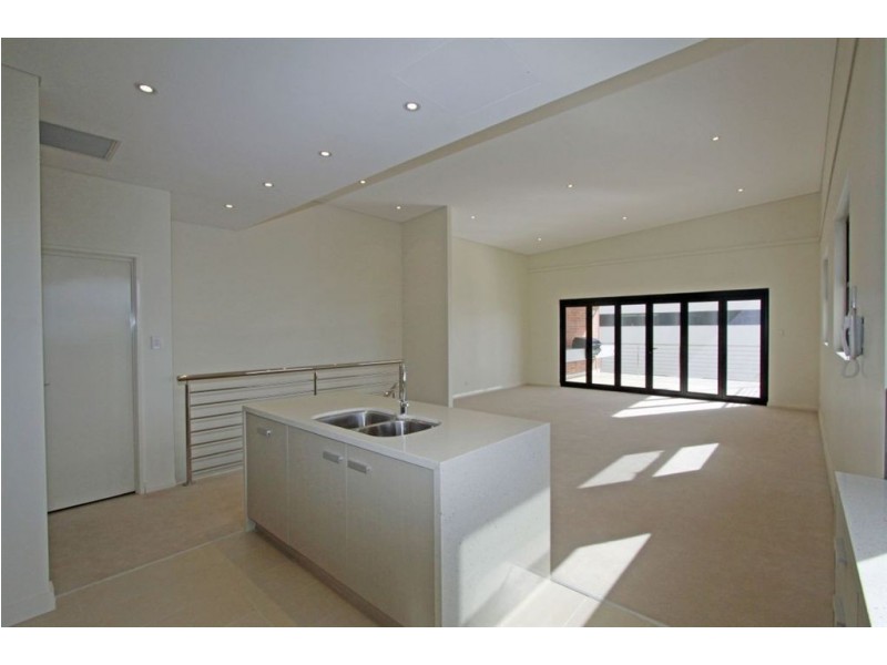 4/24 Oversby Street, Halls Head WA 6210