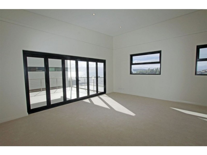 4/24 Oversby Street, Halls Head WA 6210