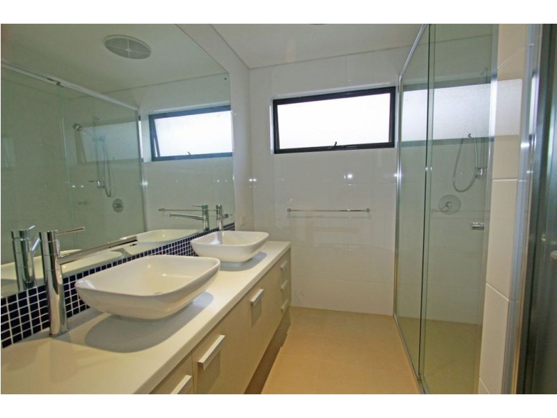4/24 Oversby Street, Halls Head WA 6210