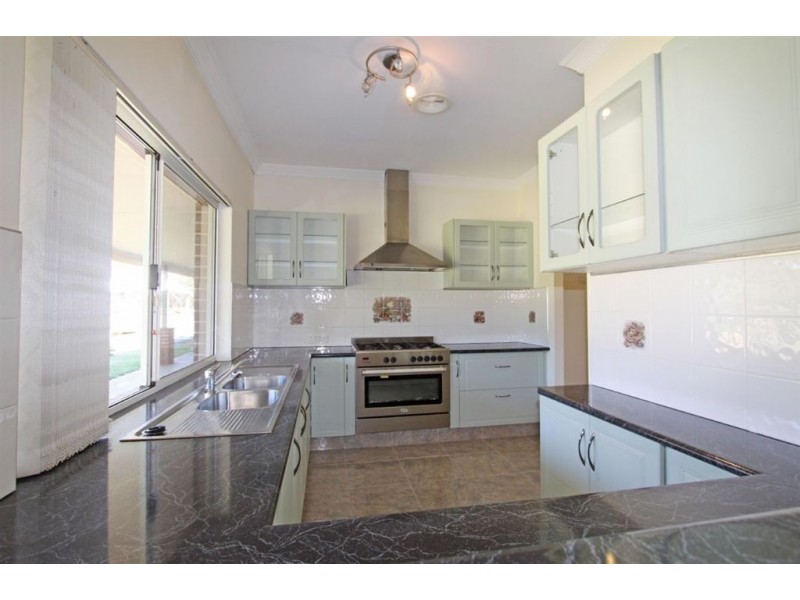 15 Noorumba Road, Barragup WA 6209