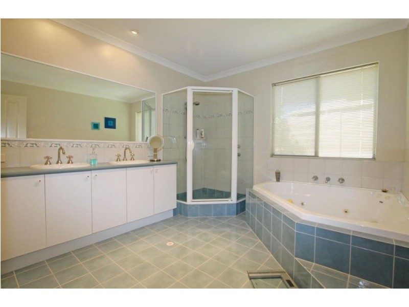 72 Alexis Circle, Wannanup WA 6210