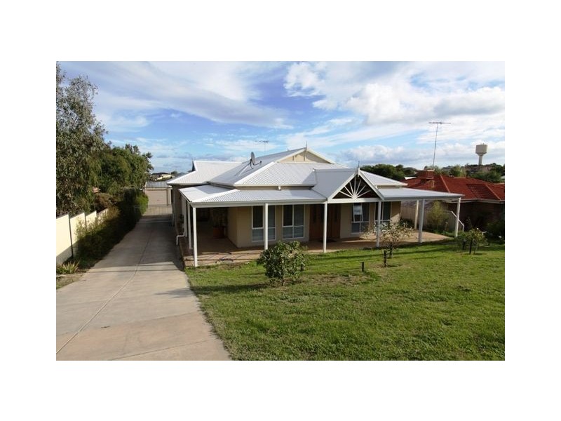 20 Scrivener Place, Halls Head WA 6210