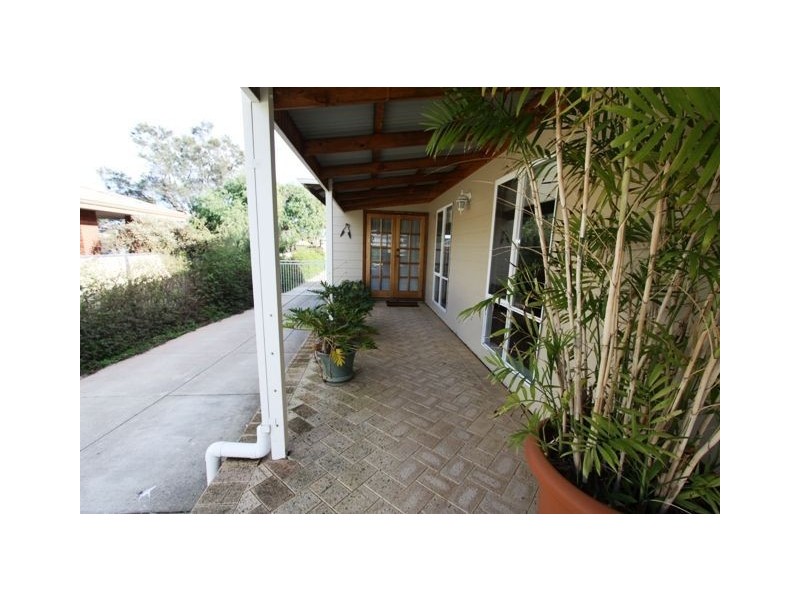 20 Scrivener Place, Halls Head WA 6210