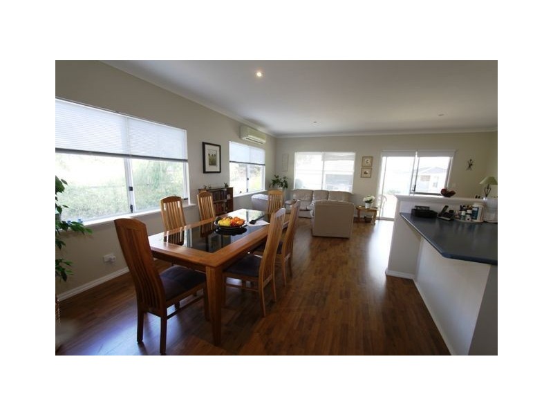 20 Scrivener Place, Halls Head WA 6210