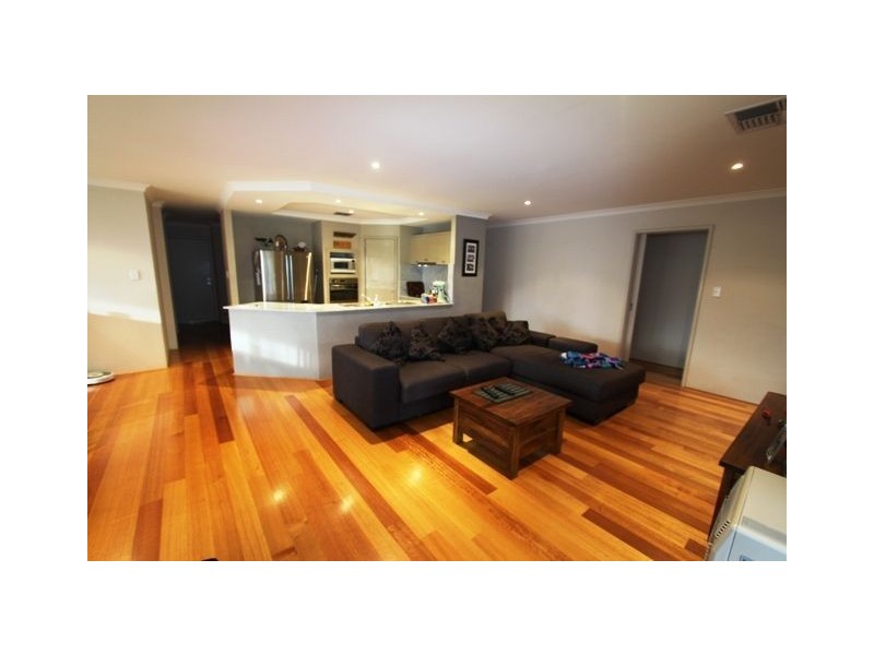 34 Hudson Drive, Dudley Park WA 6210