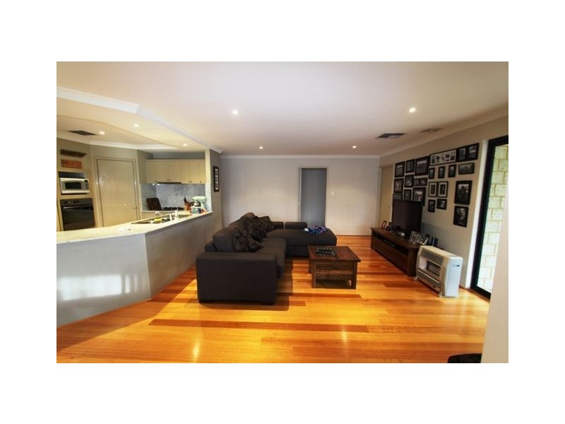 34 Hudson Drive, Dudley Park WA 6210