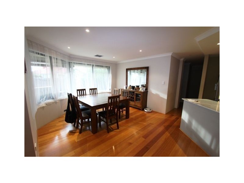 34 Hudson Drive, Dudley Park WA 6210