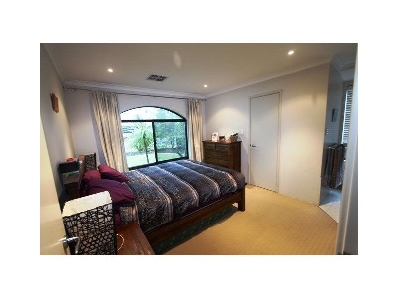 34 Hudson Drive, Dudley Park WA 6210