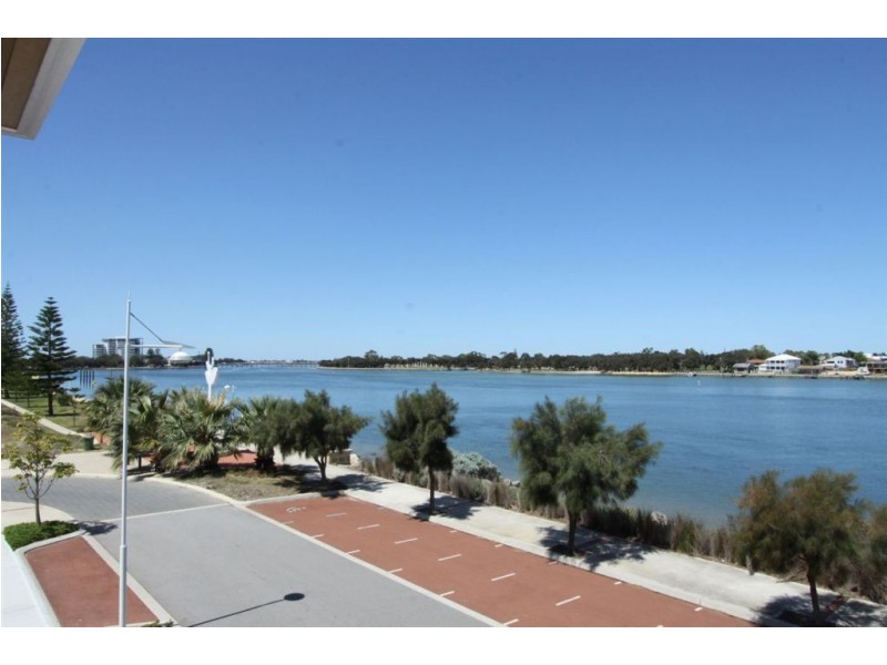 3/3 Galileo Loop, Mandurah WA 6210