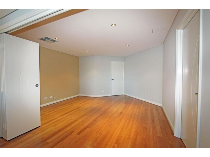 6/3 Galileo Loop, Mandurah WA 6210