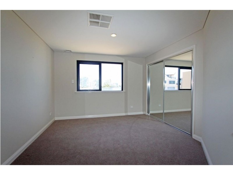 6/3 Galileo Loop, Mandurah WA 6210