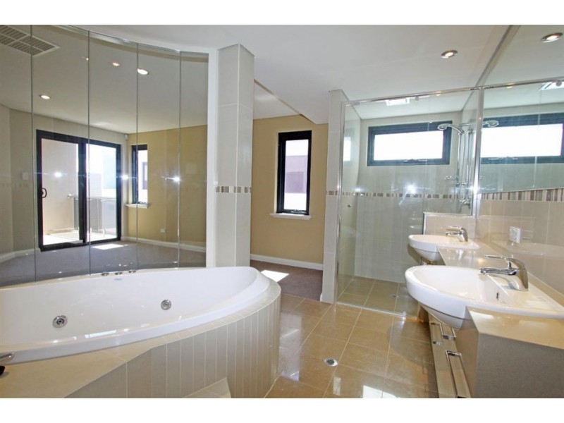6/3 Galileo Loop, Mandurah WA 6210