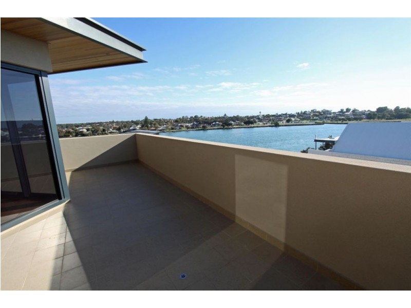 7/3 Galileo Loop, Mandurah WA 6210