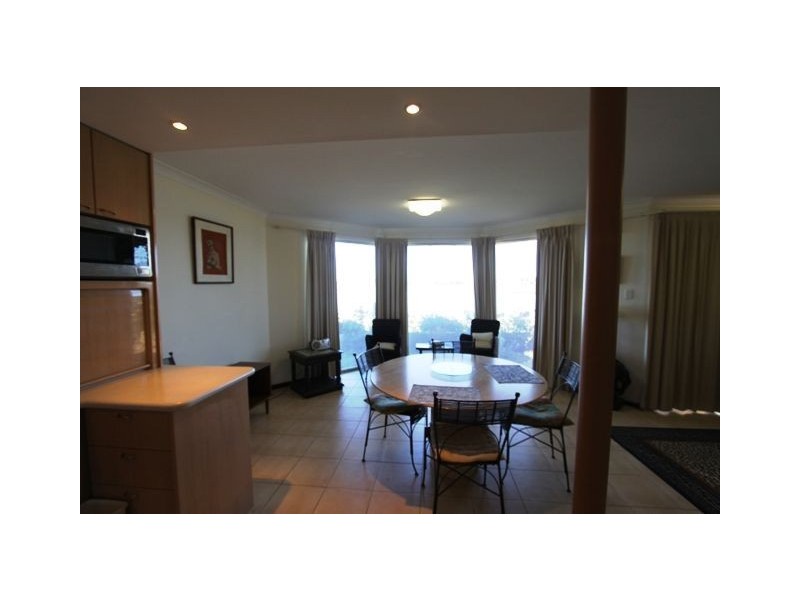 4/8 Winjan Place, Dudley Park WA 6210