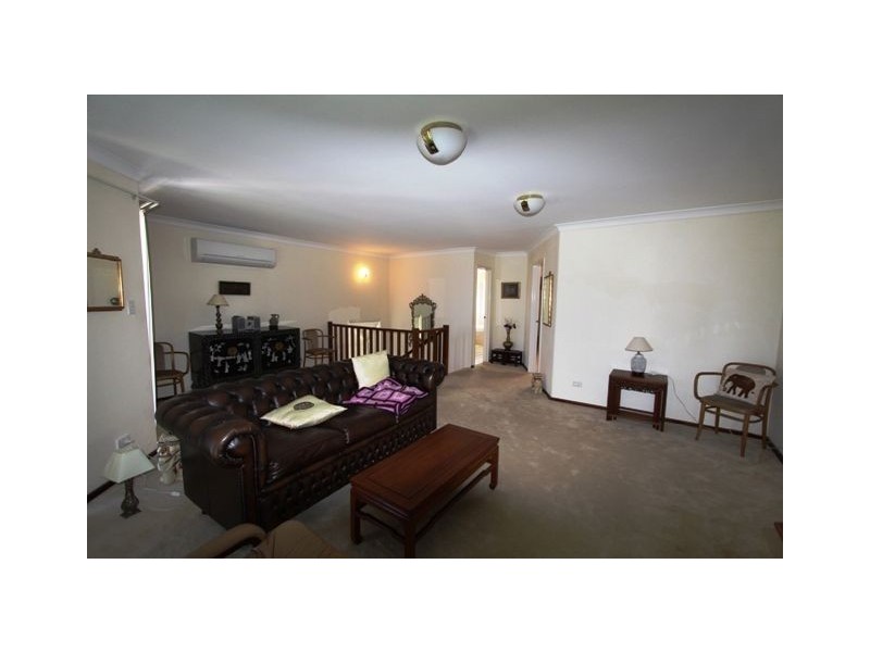 4/8 Winjan Place, Dudley Park WA 6210