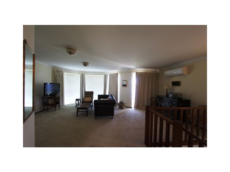 4/8 Winjan Place, Dudley Park WA 6210