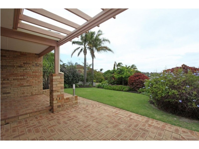 7 Bangalay Court, Halls Head WA 6210