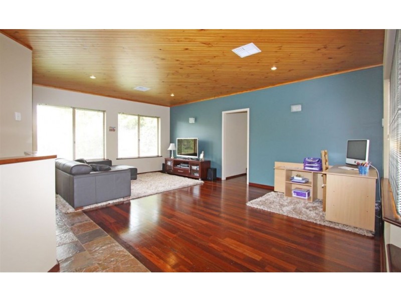 7 Bangalay Court, Halls Head WA 6210