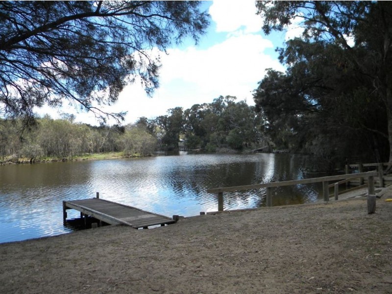 2 Balwina Road, Greenfields WA 6210