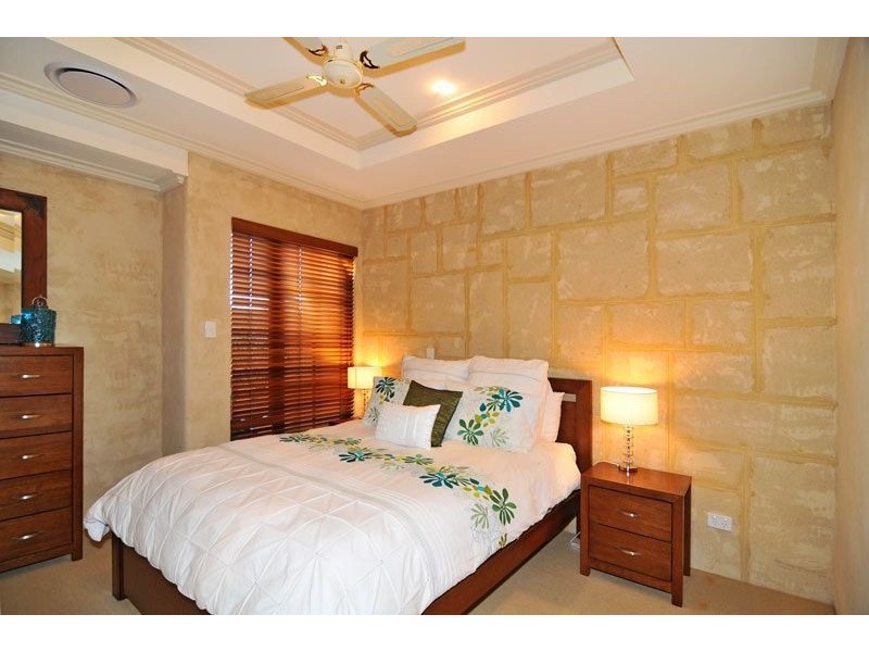 14 Leisure Way, Halls Head WA 6210