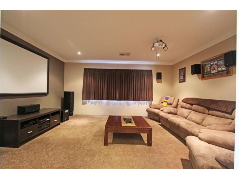 11 Tranquility Way, Halls Head WA 6210