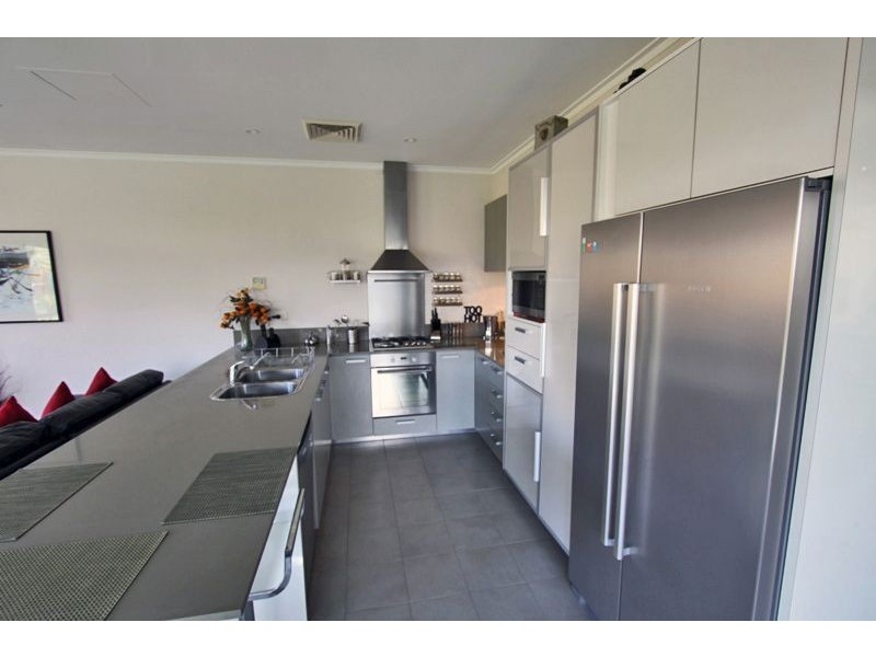 4 Arcot Court, Meadow Springs WA 6210