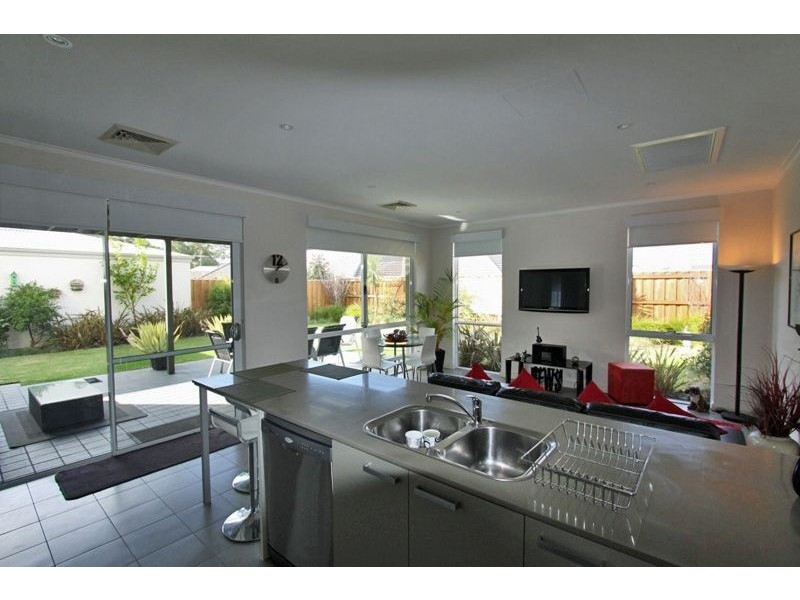 4 Arcot Court, Meadow Springs WA 6210
