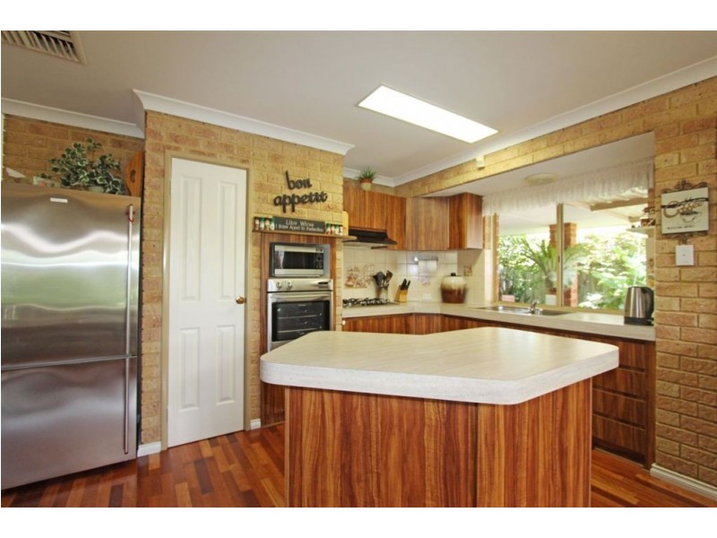 33 Norwich Close, Greenfields WA 6210