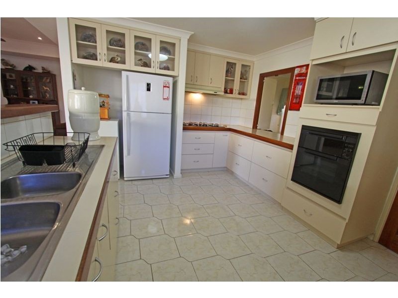 11 Ronsard Drive, San Remo WA 6210