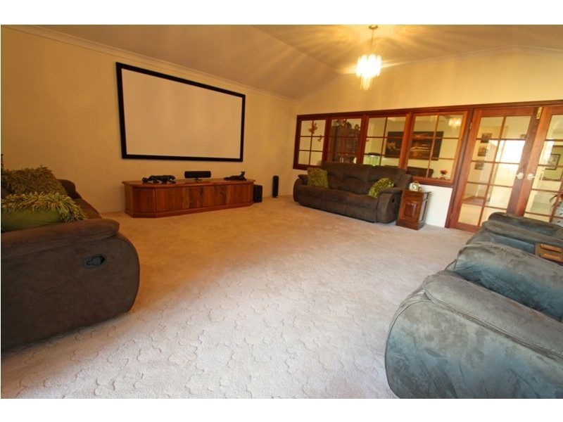 11 Ronsard Drive, San Remo WA 6210